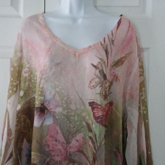 Cal Style Butterflies Floral V Neck Asymmetrical Spring Top Sz 2XL NWOT - Picture 3 of 5